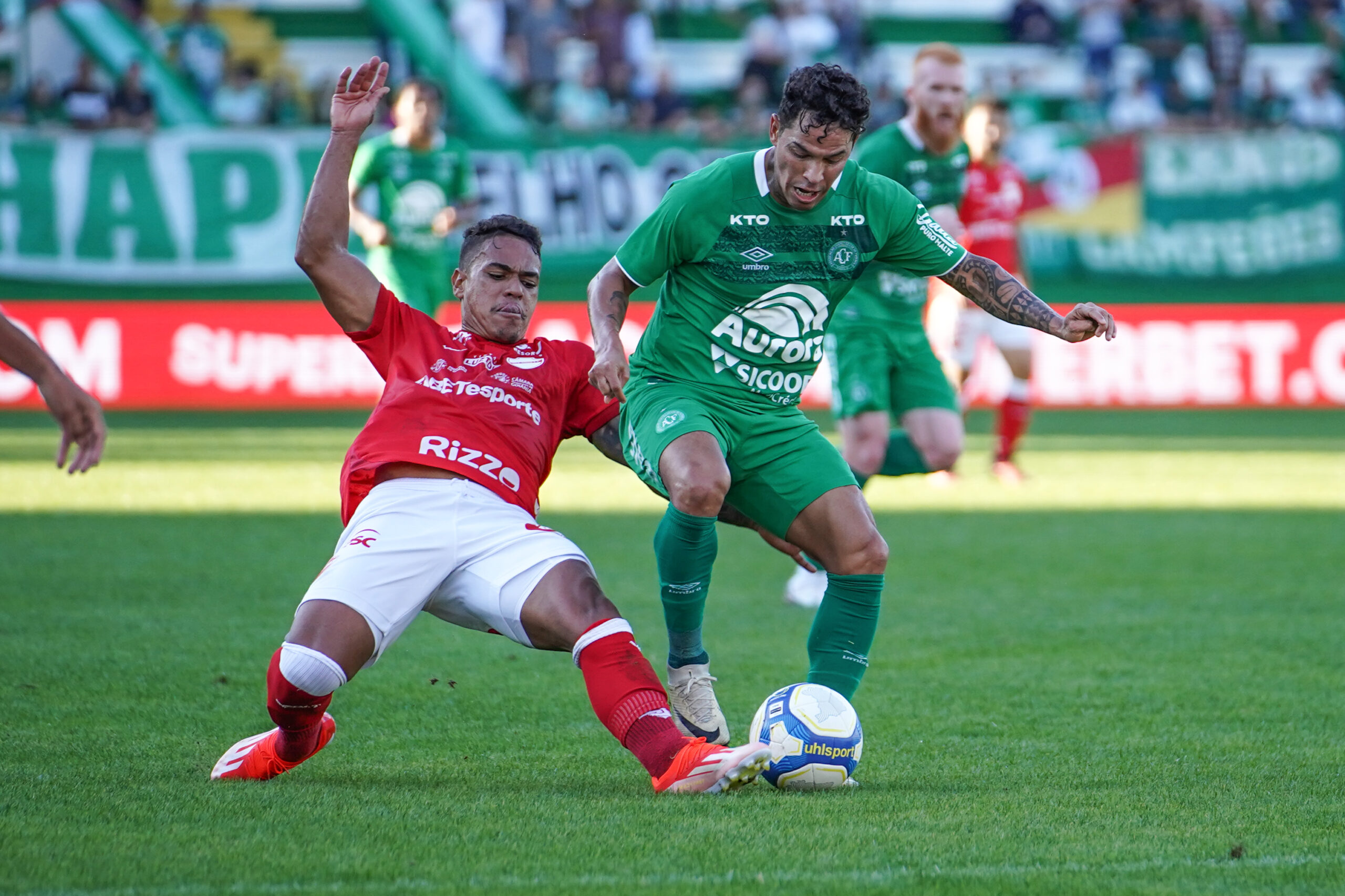 Chapecoense e Vila Nova se enfrentam na Serie B