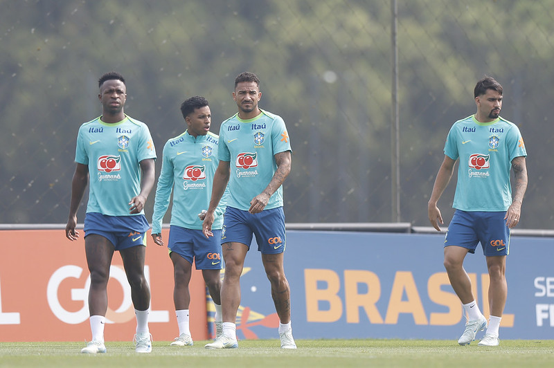 Danilo diz ver selecao um passo atras das demais