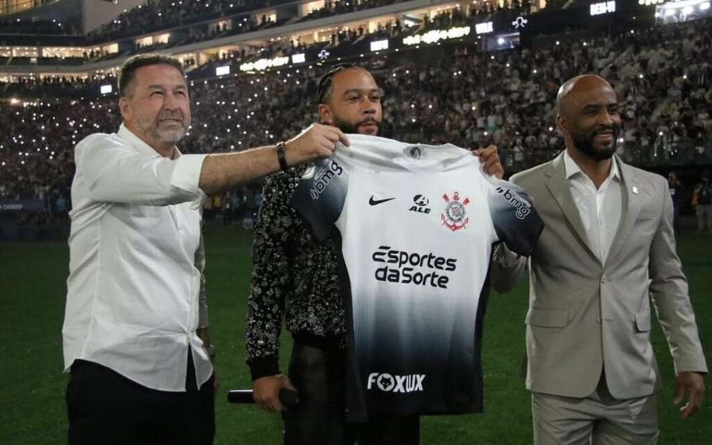 Erro em anúncio de contrato muda os gastos do Corinthians com Memphis? Veja valores (Foto: José Manoel Idalgo / Corinthians)