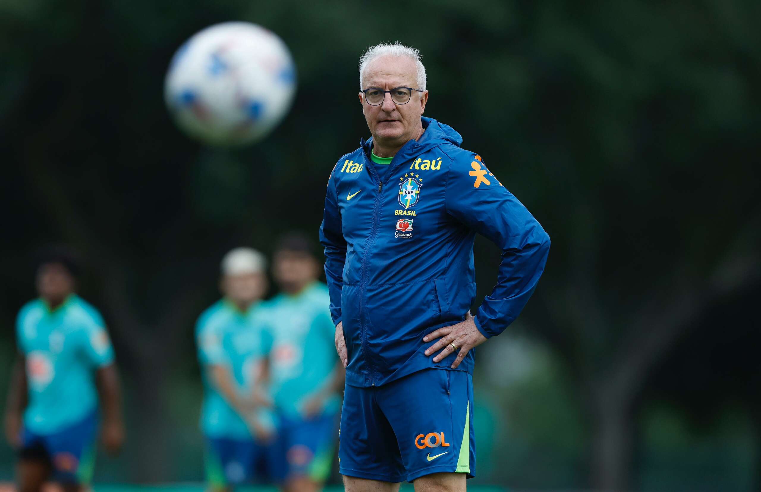 Dorival Júnior é vítima de golpista, que pede dinheiro a Galvão Bueno e Philippe Coutinho