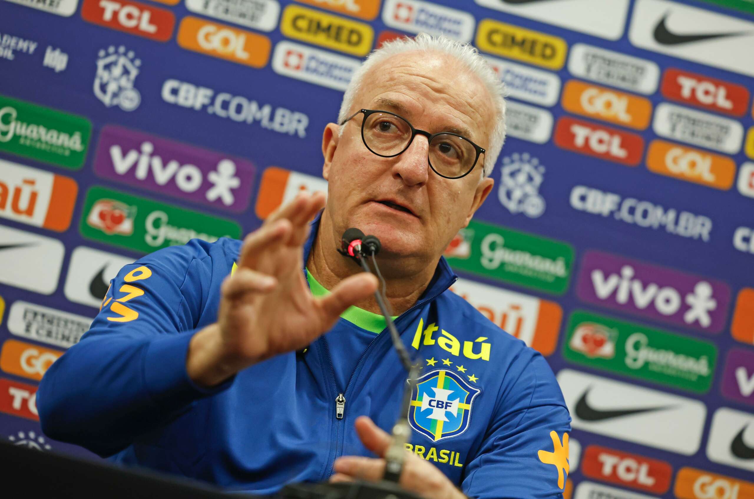 Dorival quer seleção equilibrada e mira reação nas Eliminatórias