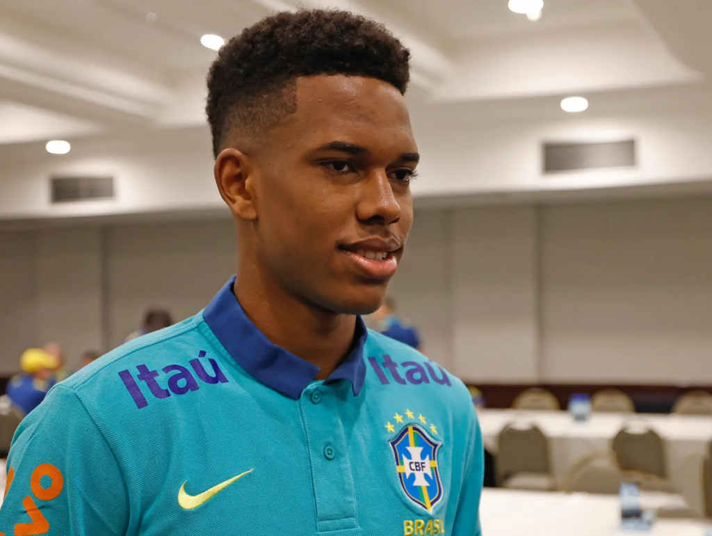 Estêvão se apresenta emocionado à seleção brasileira
