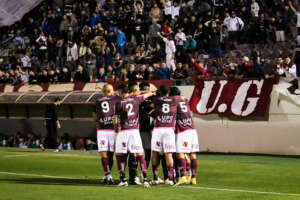 Ferroviária 3 x 2 Athletic-MG - Locomotiva vira no fim e lidera o Grupo C