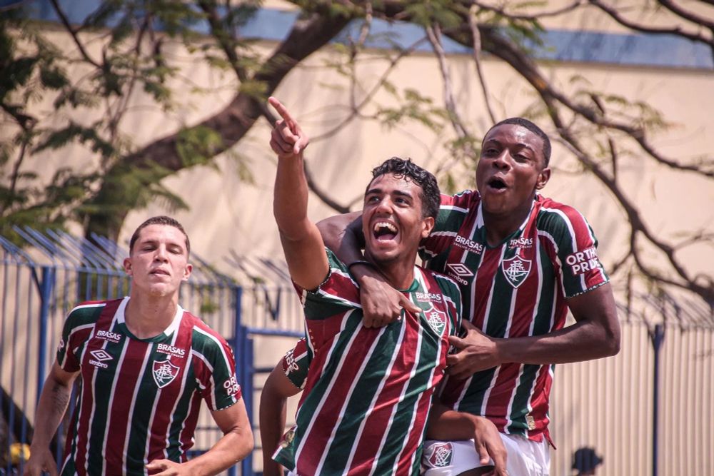 BRASILEIRO SUB-17: Fluminense bate Flamengo e pega o Santos na semi