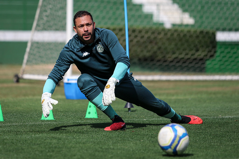 Guarani terá estreias e volta de goleiro para encarar Coritiba pela Série B