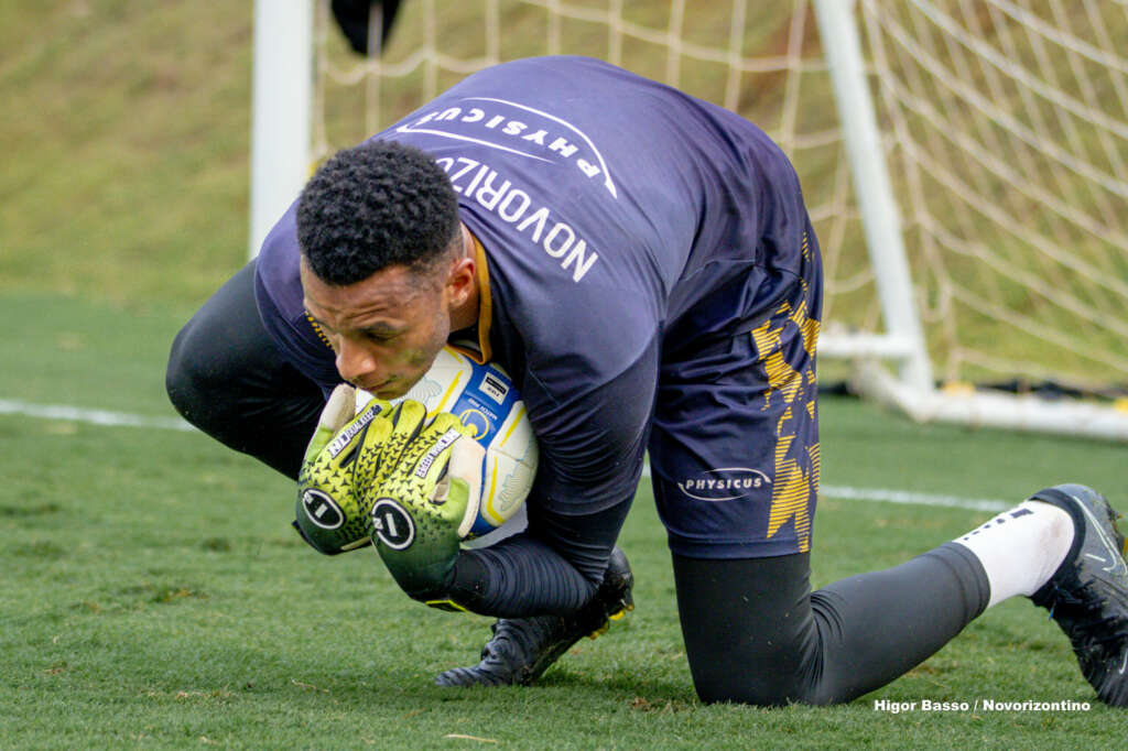 Goleiro celebra regularidade e liderança do Novorizontino na Série B