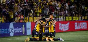 Novorizontino festeja a ponta da Série B com show da torcida