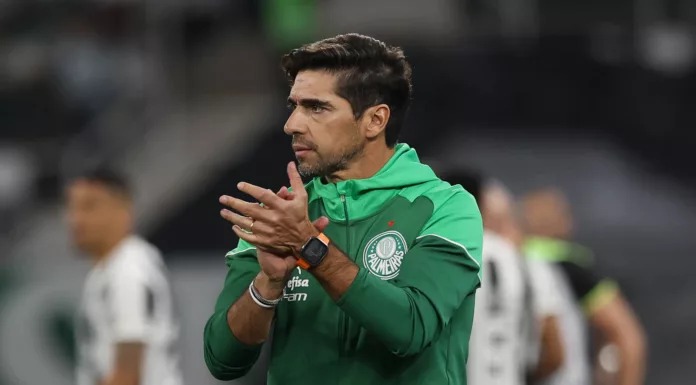 Abel Ferreira consegue efeito suspensivo no STJD e poderá comandar o Palmeiras no Brasileirão (Foto: Cesar Greco/Palmeiras)