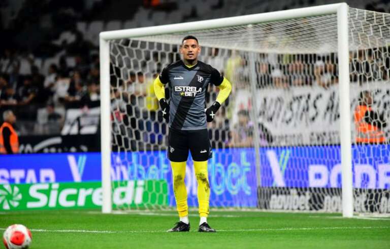 Pedro Rocha, da Ponte Preta.