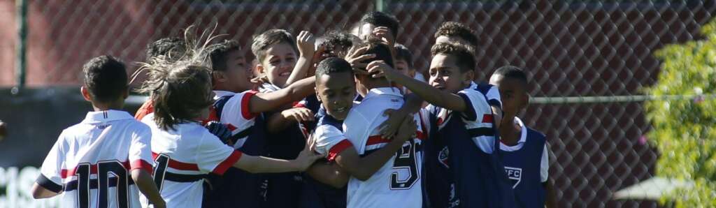 PAULISTA SUB 12: Palmeiras e São Paulo vencem e Santos fica no empate em clássico da baixada