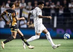 Xingamentos no Santos não afetam Carille: 'Estão apoiando'