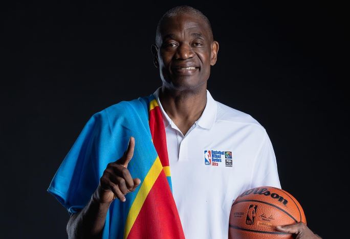 Dikembe Mutombo, uma das lendas da National Basketball Association (NBA), morreu nesta segunda-feira