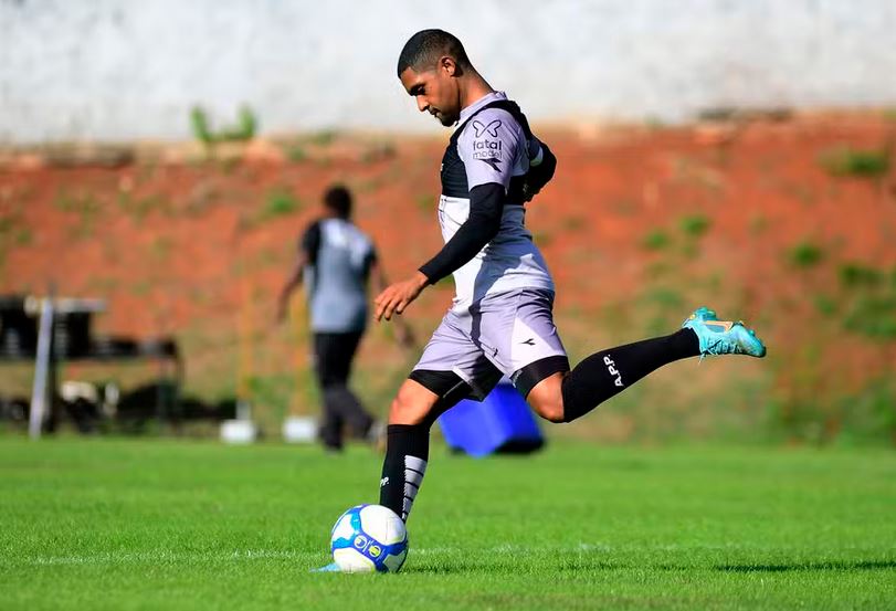 Ramon Carvalho, da Ponte Preta, teve alta hospitalar