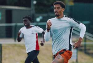 Jamal Lewis chega ao Brasil para reforçar o São Paulo