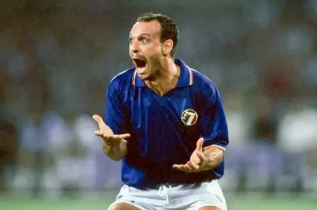 Atacante italiano Salvatore “Toto” Schillaci