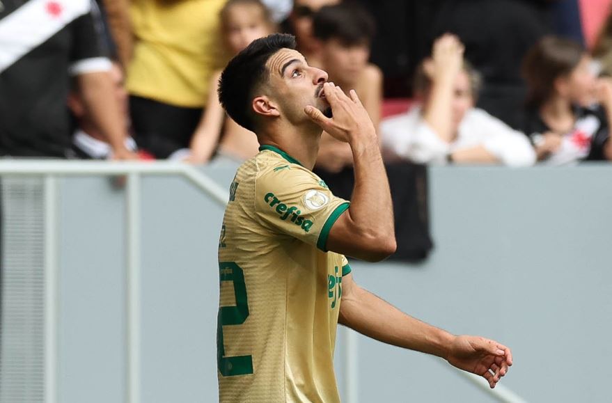 Flaco marcou o gol da vitória do Palmeiras