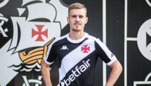 Vasco oficializa meia suíço por dois anos