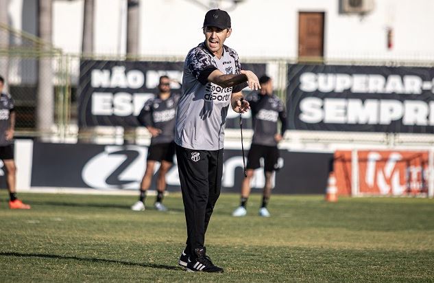 Léo Condé, técnico do Ceará, na Seleção FI