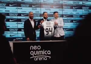 Memphis Depay fica no Corinthians em caso de rebaixamento?