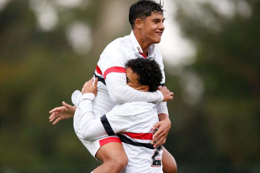 São Paulo vence de virada e avança no Paulista Sub-17