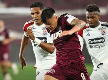 Lanús e Independiente empatam sem gols na Argentina