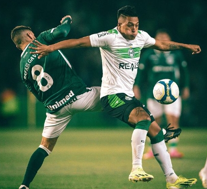 Coritiba e Goiás fizeram um bom jogo no Couto Pereira