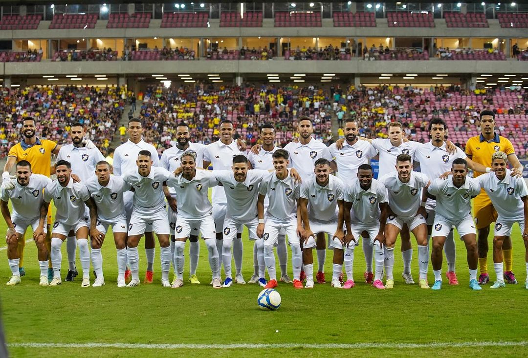 Retrô não tem suspensos e enfrenta Anápolis com time quase completo (Foto: Divulgação/Retrô)