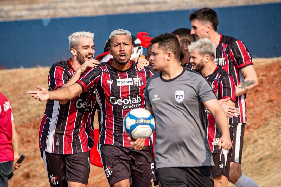 Anápolis 2 x 1 Retrô - Goianos saem na frente na final da Série D (Foto: Edivair Custódio/Anápolis)