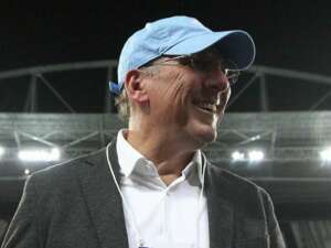 STJD adia julgamento que pode suspender John Textor por 2 anos