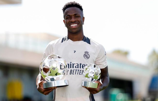 Vinicius Junior ganha premio de melhor jogador da Champions