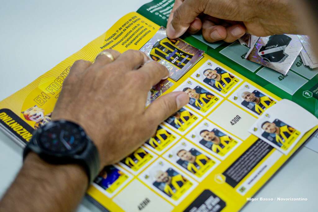 Líder da Série B, elenco do Novorizontino se descontrai com figurinhas. VÍDEO