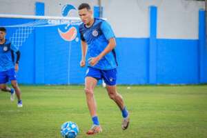 Confiança empresta jovem atacante para clube do Vietnã