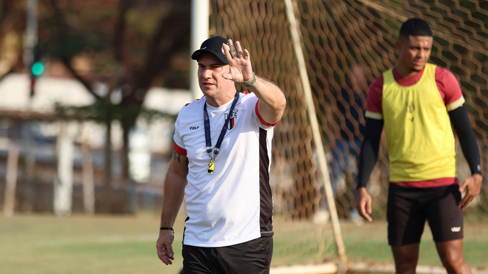 Botafogo-SP apresenta novo técnico para reta final da Série D: 'Dez decisões'