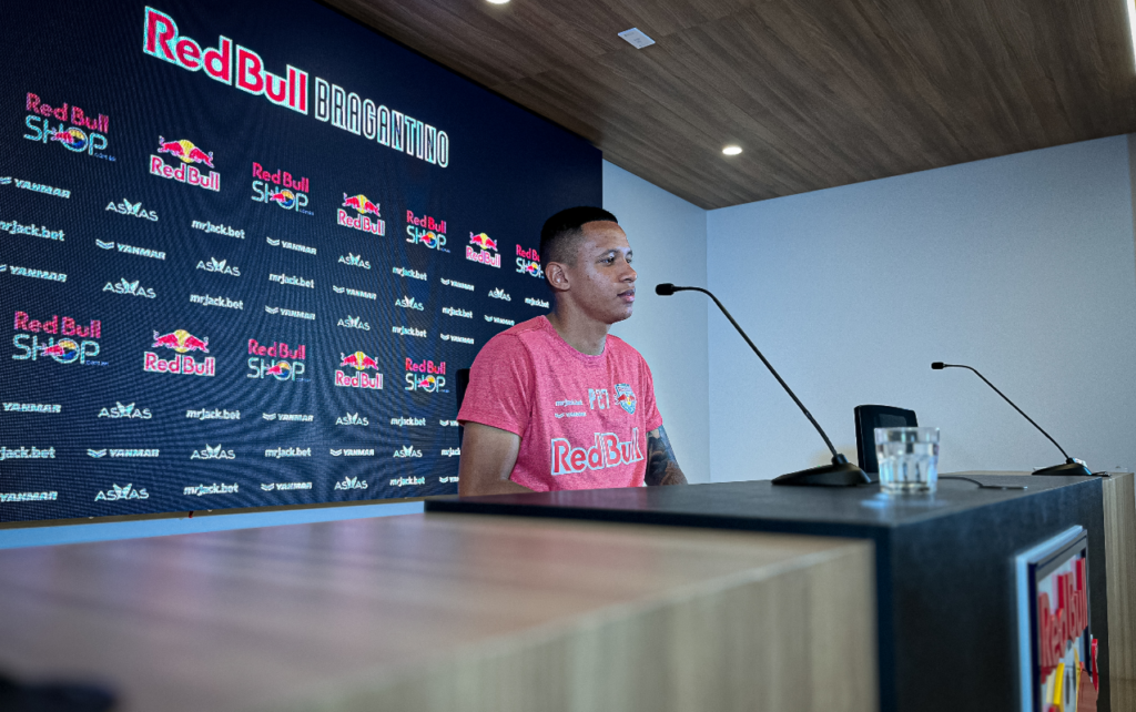 Reforço do Bragantino cita Corinthians e comemora ‘grande oportunidade’