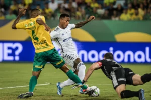 Cuiabá x Cruzeiro - Raposa quer voltar ao G-6 e pode afundar rival na degola!