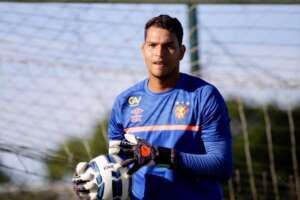 Série B: Goleiro do Sport tem nome publicado no BID e deixa o clube