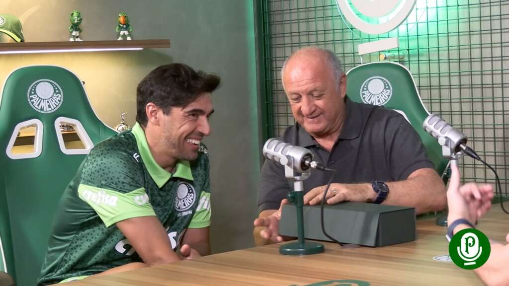 Felipão encontra com Abel no Palmeiras, ganha presente e dá nota ao treinador como jogador