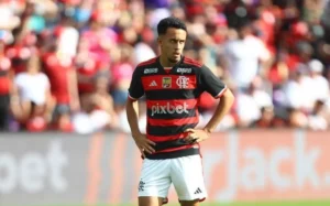 Flamengo faz jogo duro e não libera meia-atacante para o Bragantino