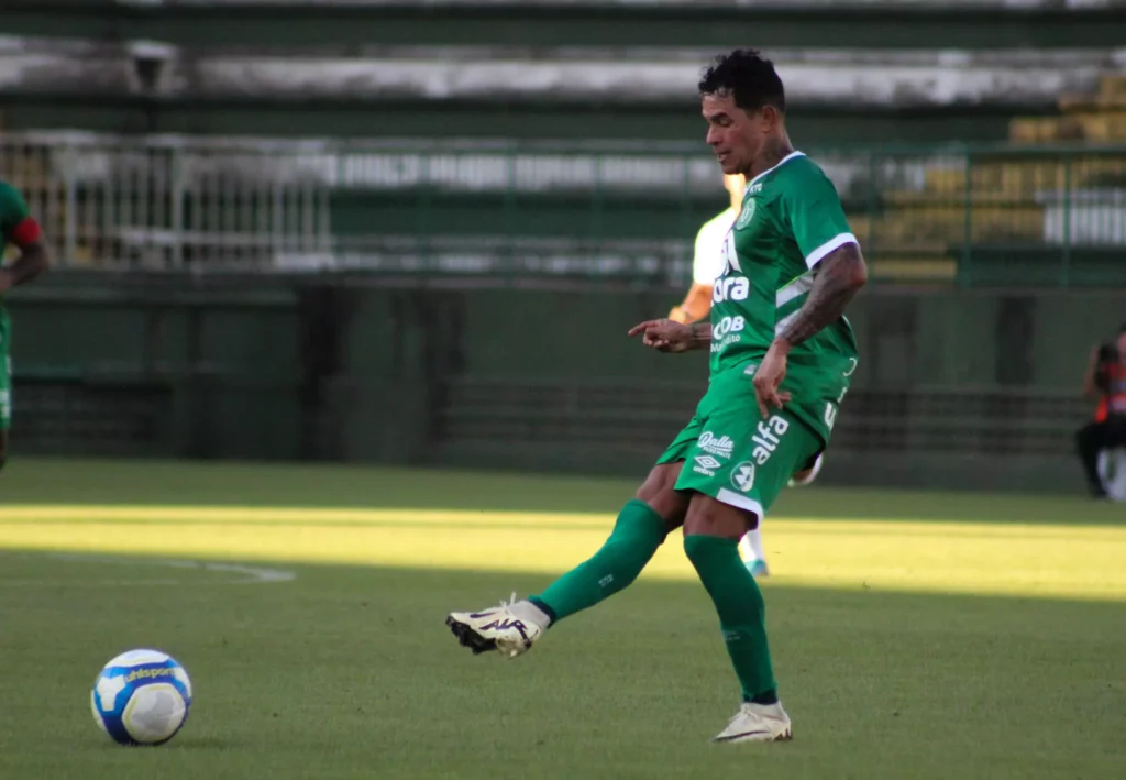 Giovanni Augusto revela que confiança da Chapecoense voltou e prevê ‘final’ contra Vila Nova