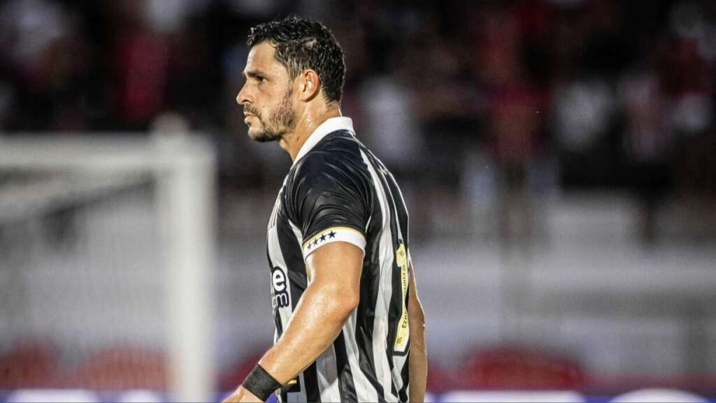 Giuliano nega movimento do elenco contra Carille no Santos: ‘Tem a nossa confiança’