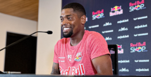 Atacante do Red Bull Bragantino fala sobre a expectativa de estrear no futebol brasileiro