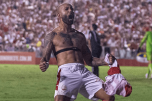 Série C: Náutico renova com meia após suposta rescisão; Volante também segue