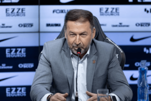 Corinthians chega a R$ 2,3 bilhões em dívidas, rechaça gastos e revela plano para pagar arena