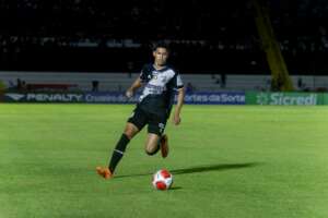 Ponte Preta perde lateral reserva por suspensão para próximo duelo da Série B