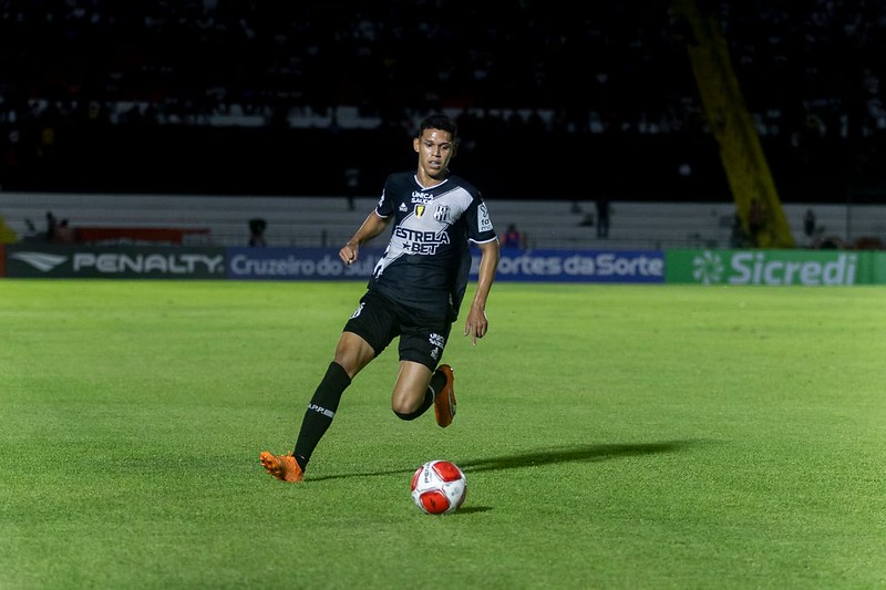 Ponte Preta perde lateral reserva por suspensão para próximo duelo da Série B