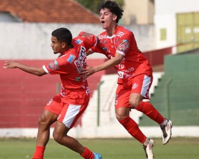 PAULISTA SUB-20: Santos vence, Corinthians tropeça