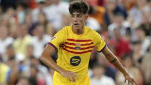 Cirurgia afasta jovem do Barcelona por um ano