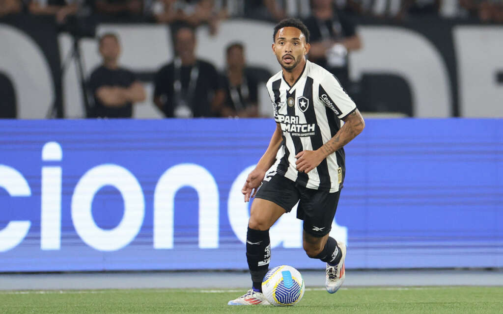 Vitinho mantém confiança com classificação do Botafogo, mas admite: ‘Faltou o gol’