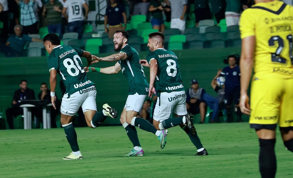 Goiás ganha ânimo após vitória contra o Santos (Foto: Rosiron Rodrigues / Goiás E.C.)