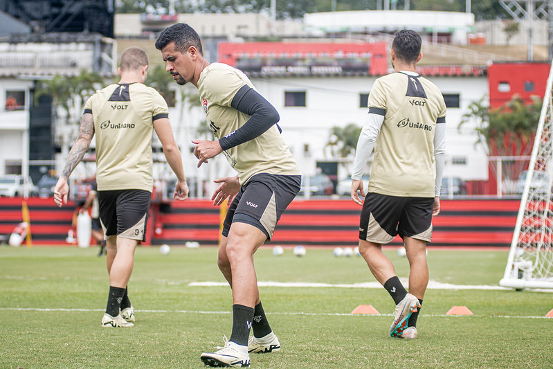 Vitória finaliza preparação para enfrentar o Atlético-MG e relaciona 23 jogadores (Foto: Victor Ferreira/EC Vitória)